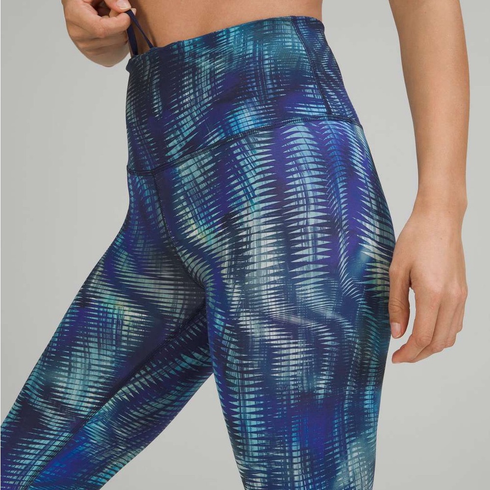 NWOT / Lululemon Wunder Train High-Rise Tight 25" *Foil - Picture 4 of 7